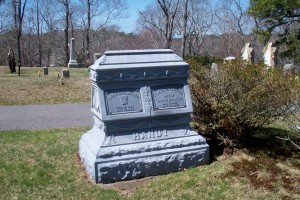 Harrie D & Lyle Ellen Cahoon Handy Headstone